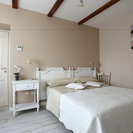 Ambrosio Relais فندق مبيت وإفطار سورينتو