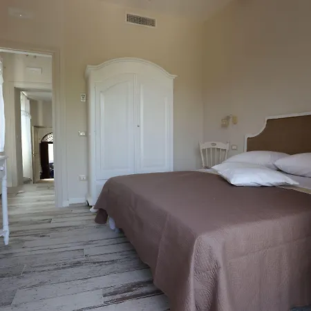 לינה וארוחת בוקר Ambrosio Relais