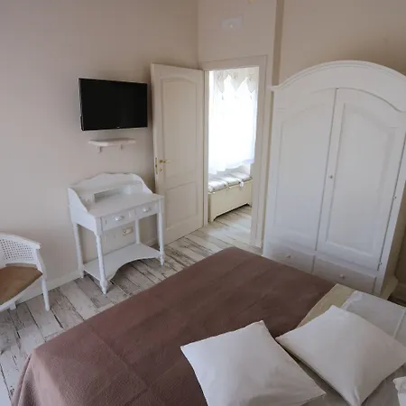 לינה וארוחת בוקר Ambrosio Relais סורנטו