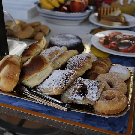 فندق مبيت وإفطار Ambrosio Relais 4*